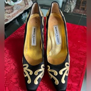 Manolo Blahnik size 36.5 black & gold heels worn once
